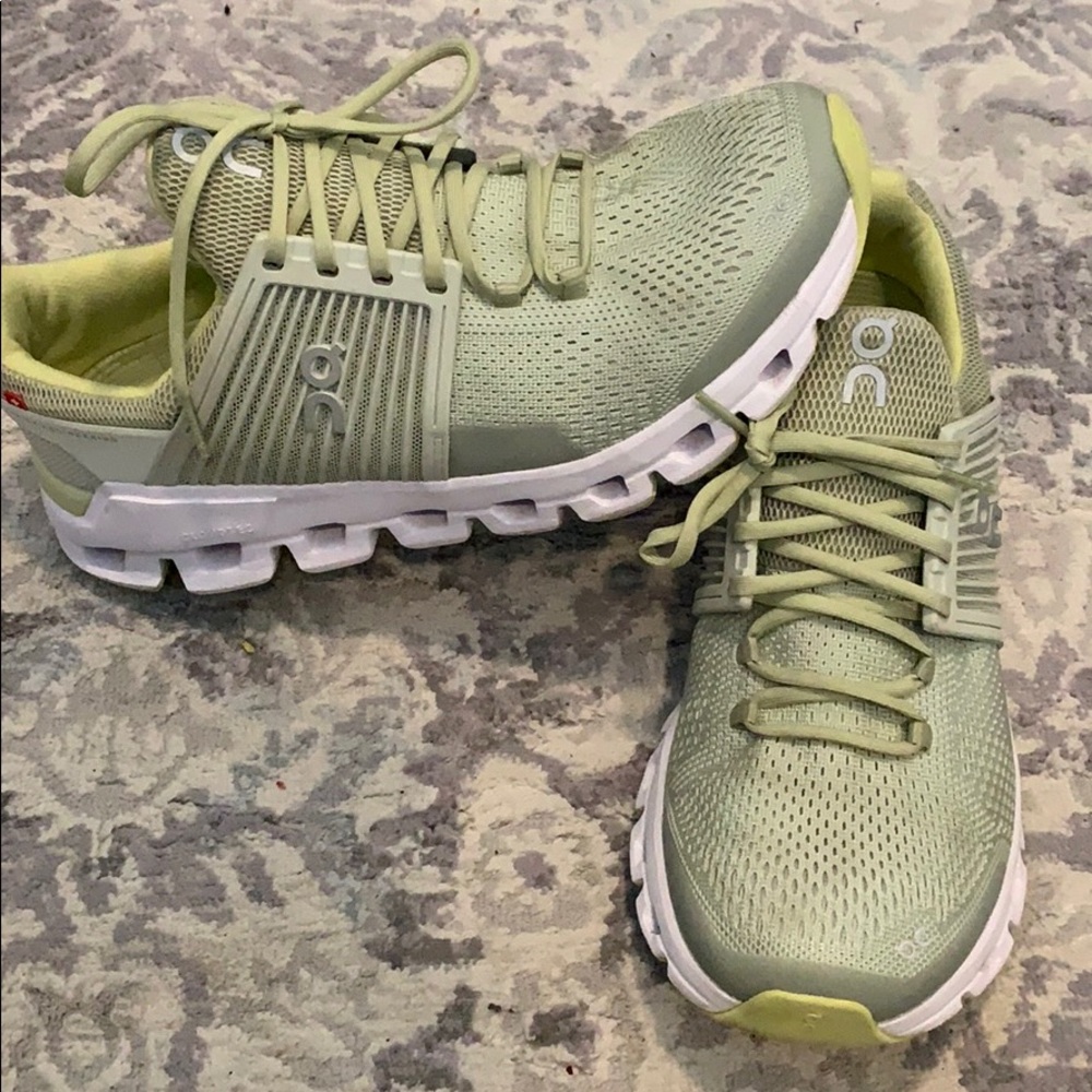 On Cloudswift Sneakers